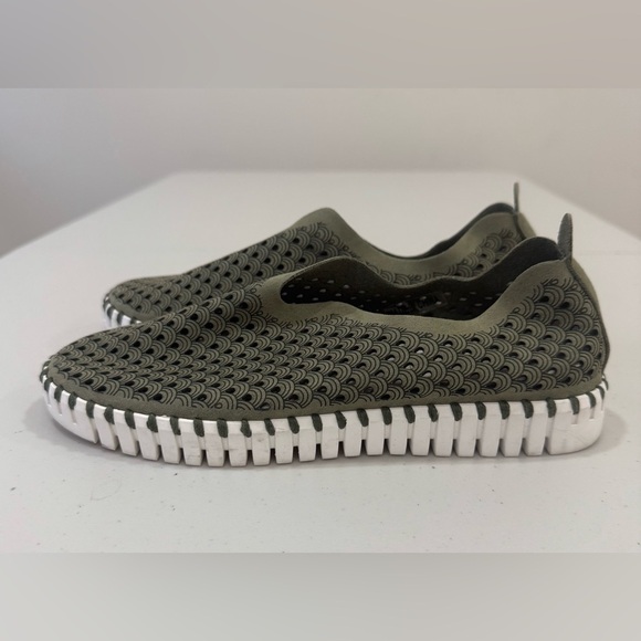 Ilse Jacobsen Tulip 139 Army Green Slip-on Shoe Women's EU sizes 38 (7,5) - Picture 1 of 6